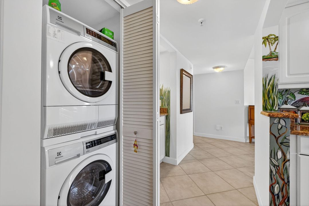 For Sale: $419,900 (2 beds, 2 baths, 1517 Square Feet)