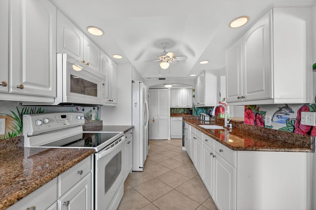 For Sale: $419,900 (2 beds, 2 baths, 1517 Square Feet)