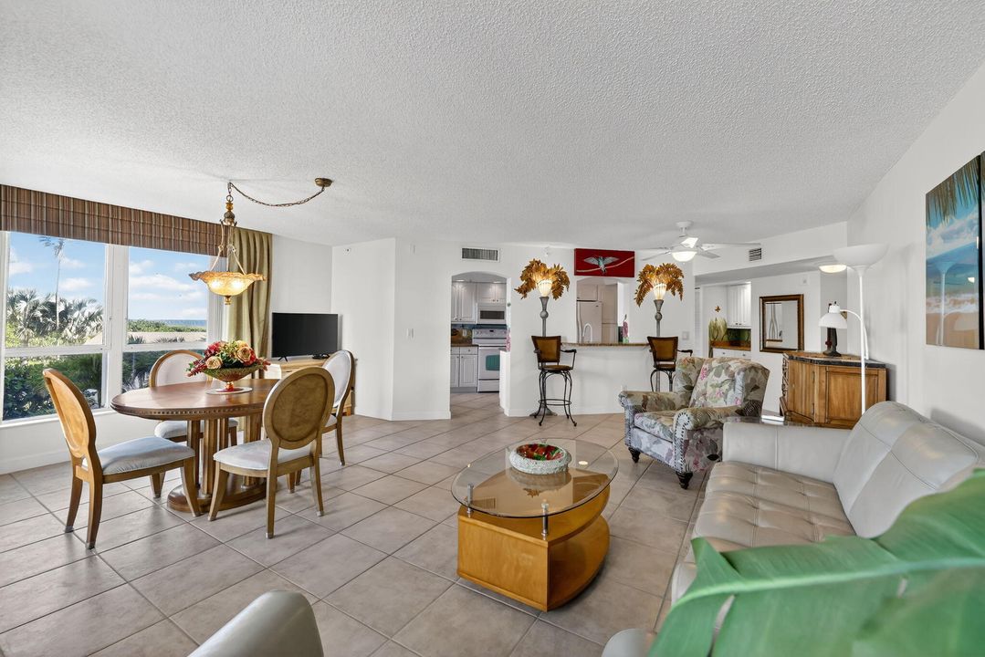 For Sale: $419,900 (2 beds, 2 baths, 1517 Square Feet)