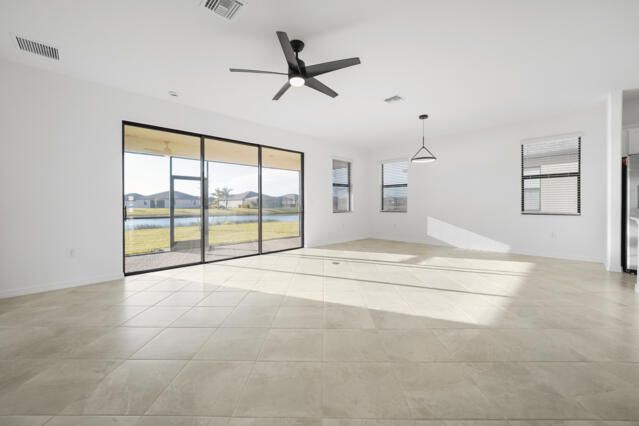 В аренду: $2,500 (3 спален, 3 ванн, 2201 Квадратных фут)