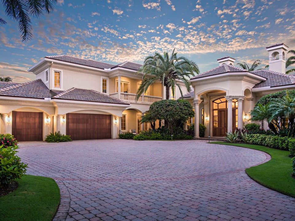 For Sale: $9,950,000 (5 beds, 6 baths, 5963 Square Feet)