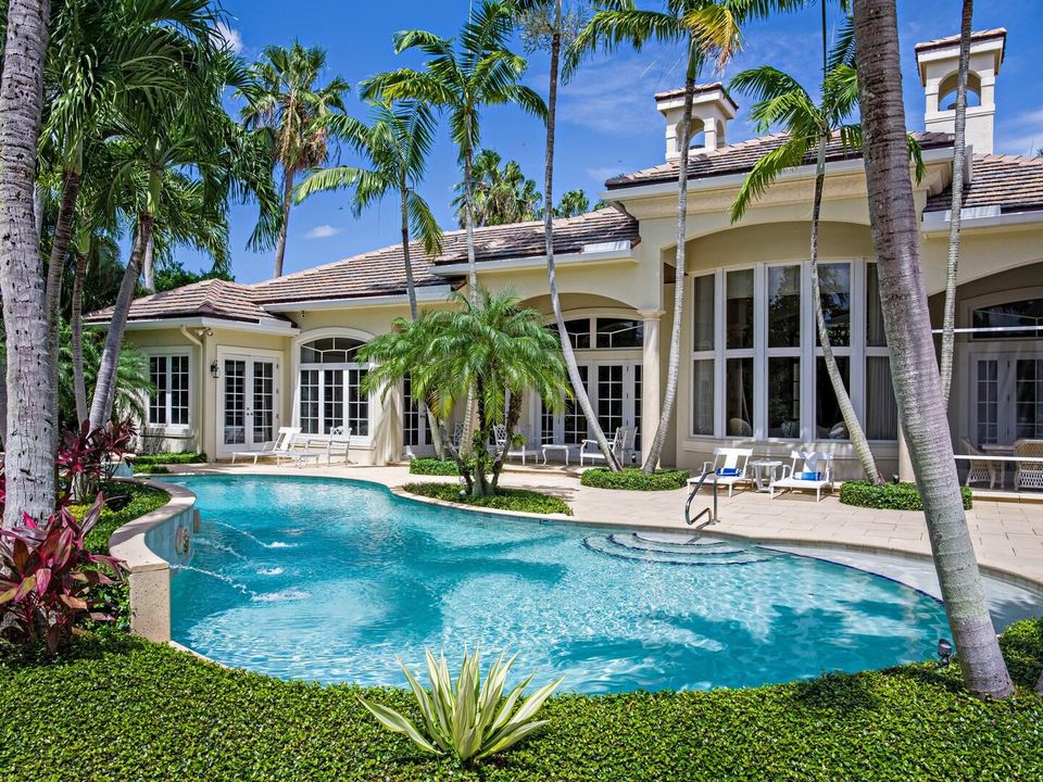 For Sale: $9,950,000 (5 beds, 6 baths, 5963 Square Feet)