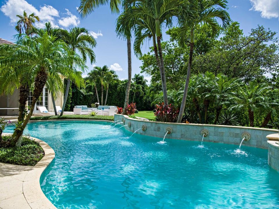 For Sale: $9,950,000 (5 beds, 6 baths, 5963 Square Feet)