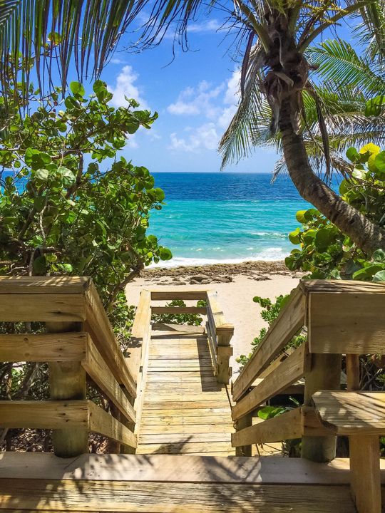 For Sale: $9,950,000 (5 beds, 6 baths, 5963 Square Feet)