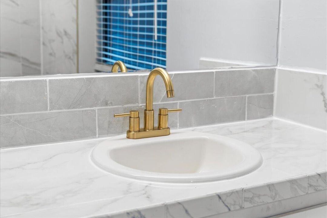 For Sale: $339,900 (3 beds, 2 baths, 1652 Square Feet)