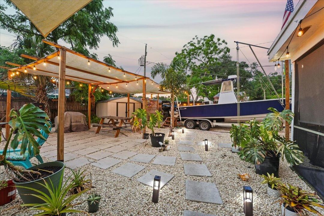 For Sale: $339,900 (3 beds, 2 baths, 1652 Square Feet)