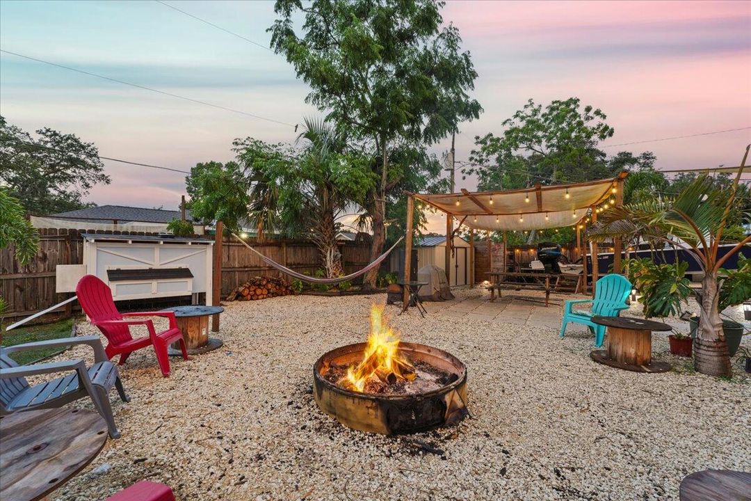 For Sale: $339,900 (3 beds, 2 baths, 1652 Square Feet)