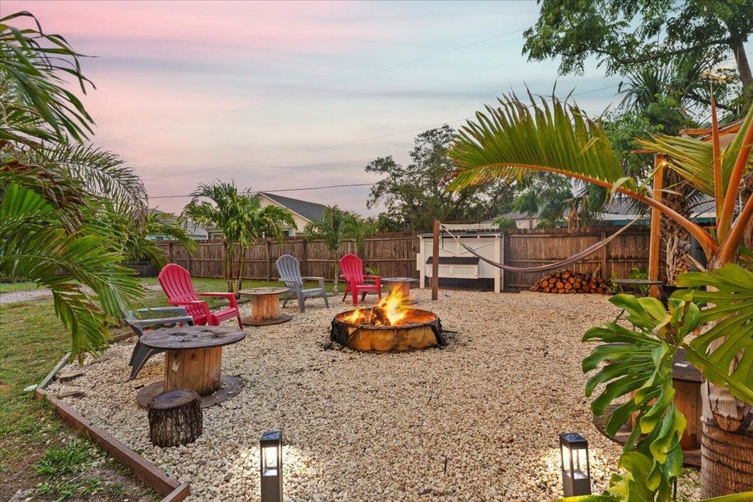 For Sale: $339,900 (3 beds, 2 baths, 1652 Square Feet)