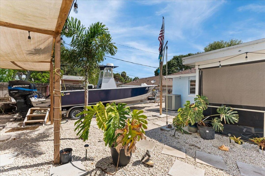 For Sale: $339,900 (3 beds, 2 baths, 1652 Square Feet)