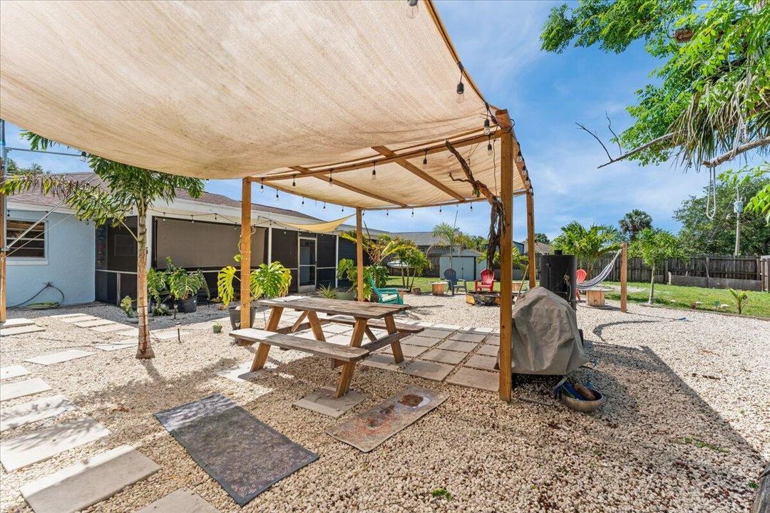 For Sale: $339,900 (3 beds, 2 baths, 1652 Square Feet)