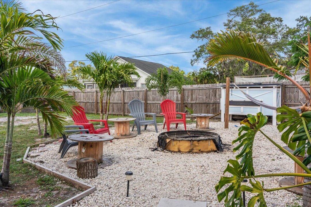 For Sale: $339,900 (3 beds, 2 baths, 1652 Square Feet)