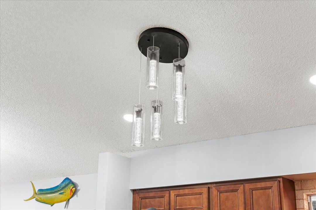 For Sale: $339,900 (3 beds, 2 baths, 1652 Square Feet)