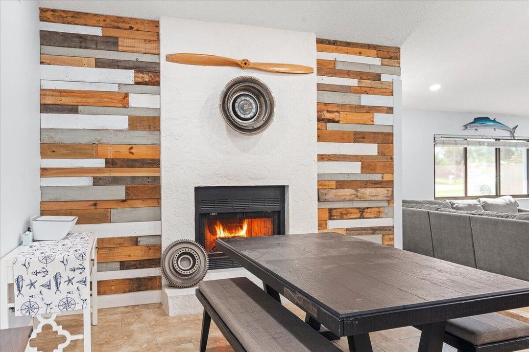 For Sale: $339,900 (3 beds, 2 baths, 1652 Square Feet)