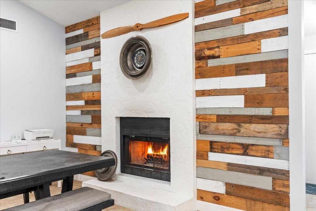 For Sale: $339,900 (3 beds, 2 baths, 1652 Square Feet)