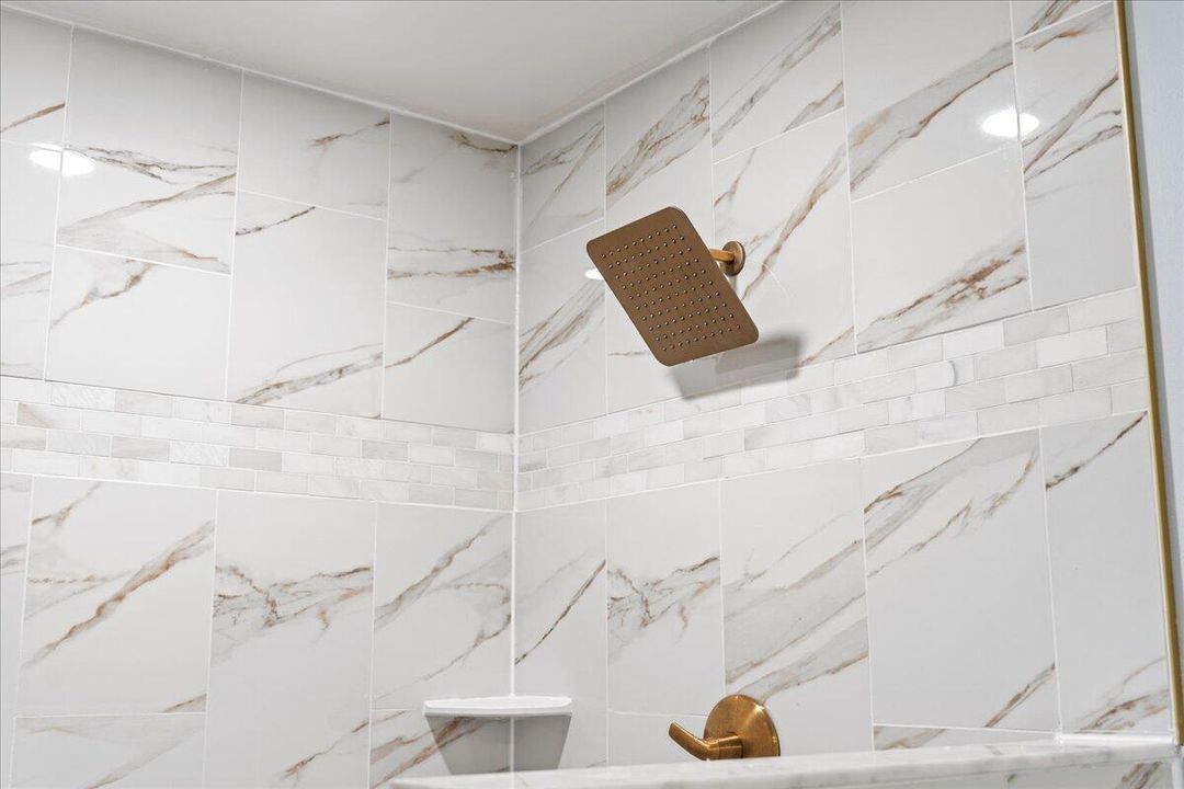 For Sale: $339,900 (3 beds, 2 baths, 1652 Square Feet)