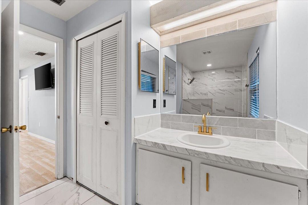 For Sale: $339,900 (3 beds, 2 baths, 1652 Square Feet)