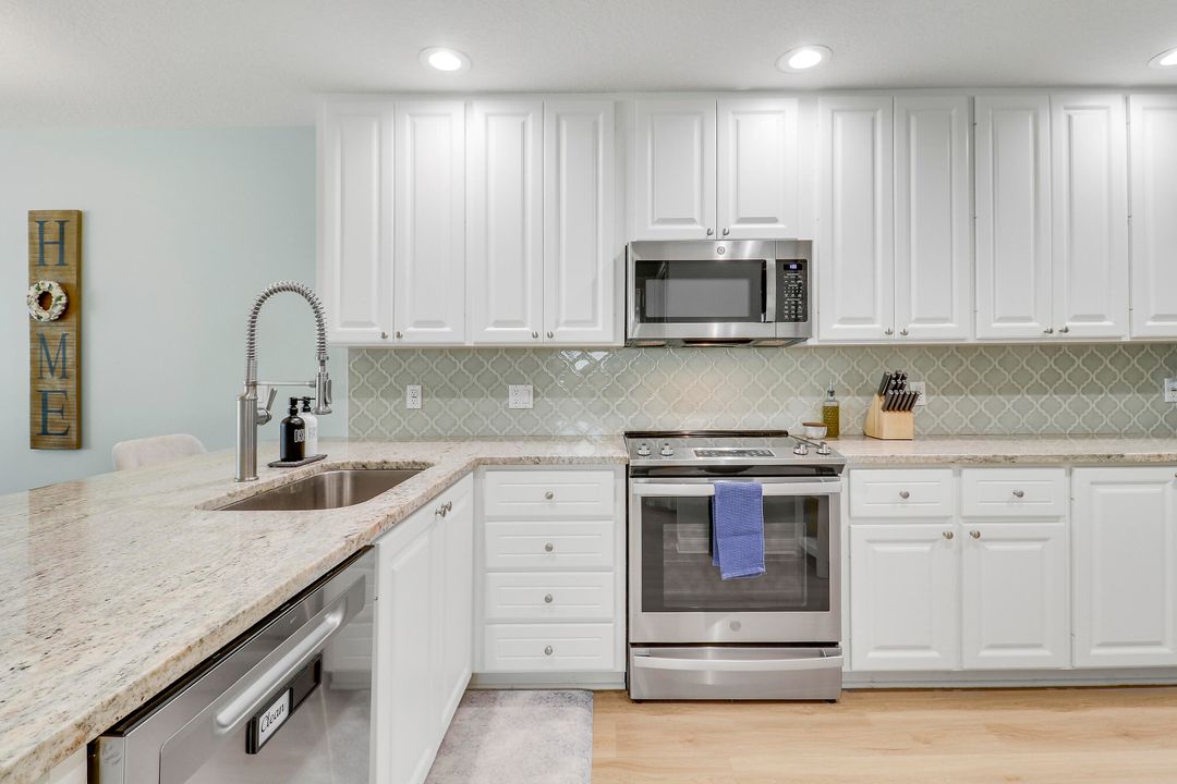 For Sale: $747,500 (3 beds, 3 baths, 1830 Square Feet)