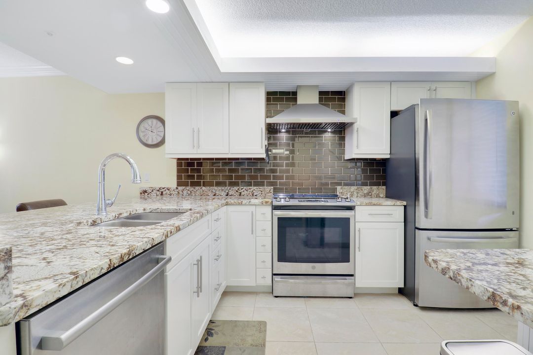 На продажу: $545,000 (2 спален, 2 ванн, 1385 Квадратных фут)