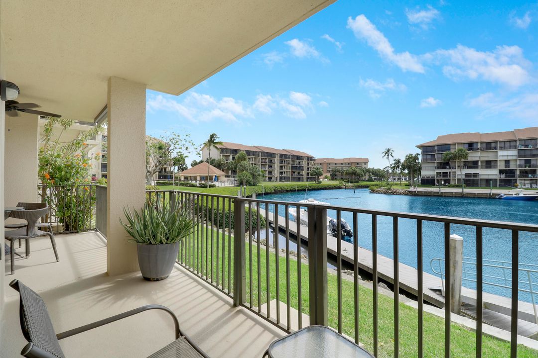 На продажу: $545,000 (2 спален, 2 ванн, 1385 Квадратных фут)