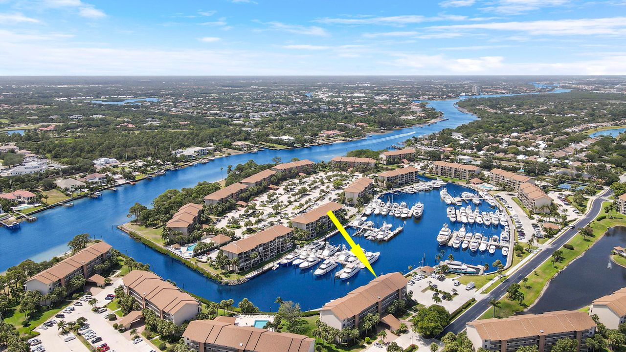 На продажу: $545,000 (2 спален, 2 ванн, 1385 Квадратных фут)