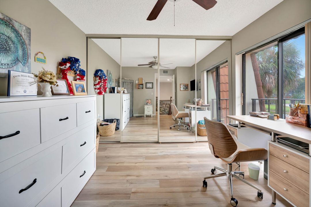 For Sale: $319,900 (2 beds, 2 baths, 1236 Square Feet)