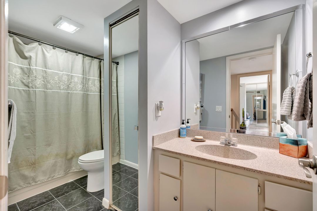 For Sale: $319,900 (2 beds, 2 baths, 1236 Square Feet)