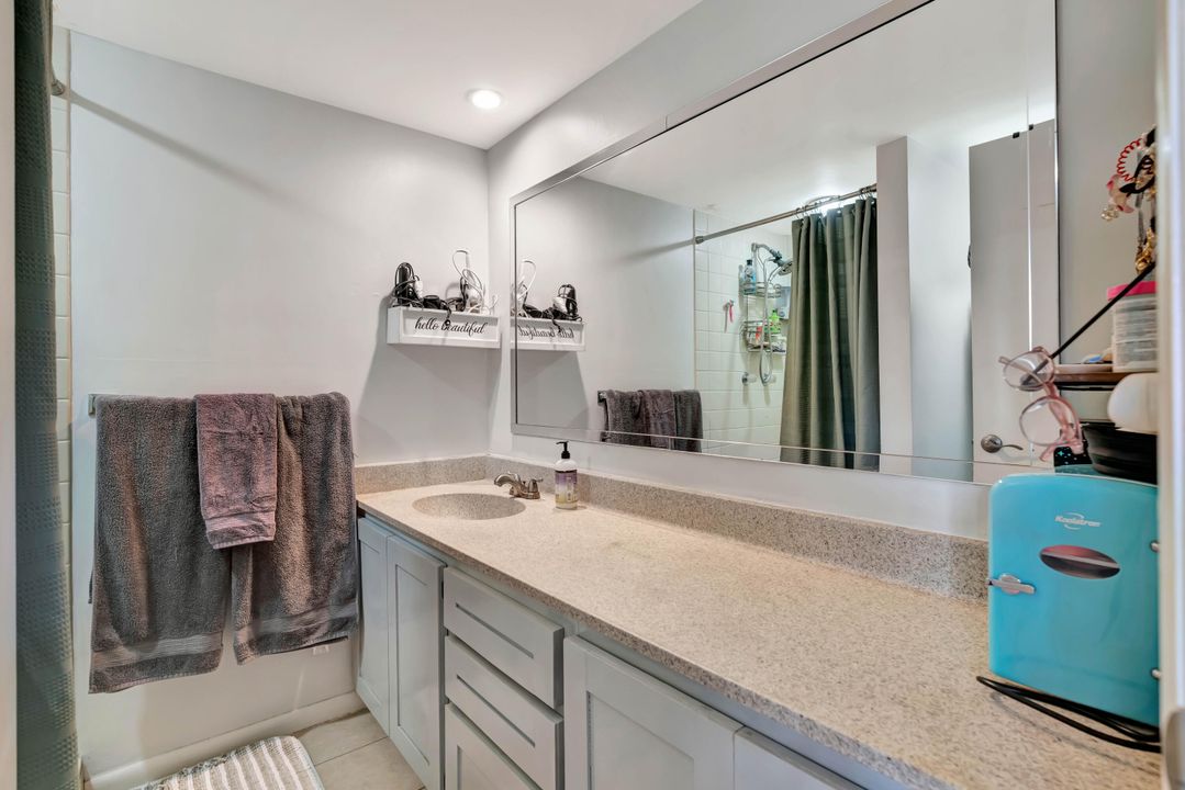 For Sale: $319,900 (2 beds, 2 baths, 1236 Square Feet)