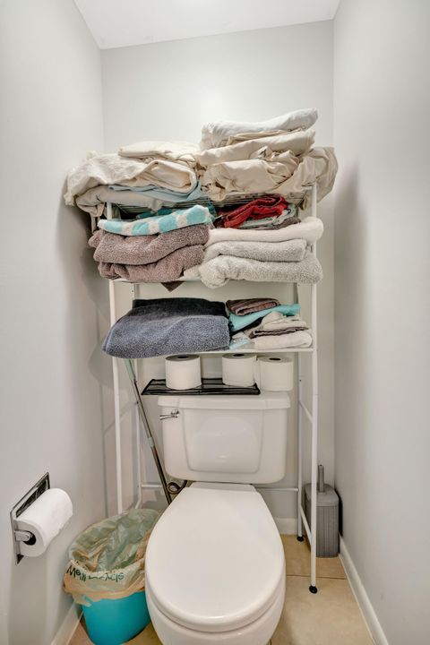 For Sale: $319,900 (2 beds, 2 baths, 1236 Square Feet)