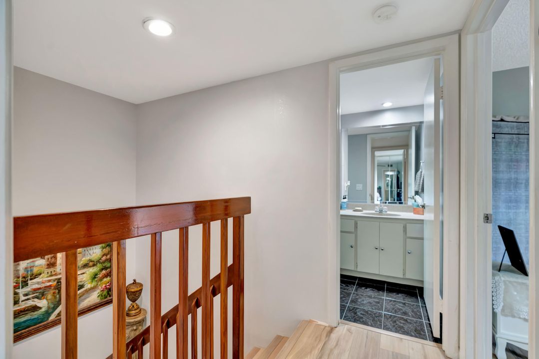 For Sale: $319,900 (2 beds, 2 baths, 1236 Square Feet)