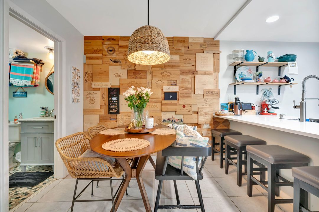 For Sale: $319,900 (2 beds, 2 baths, 1236 Square Feet)