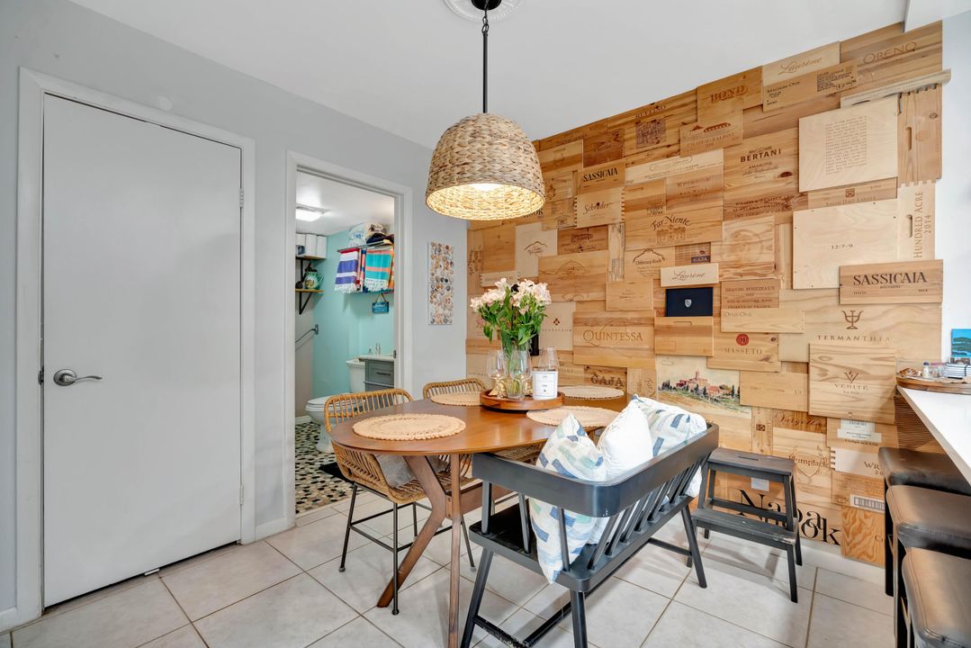 For Sale: $319,900 (2 beds, 2 baths, 1236 Square Feet)