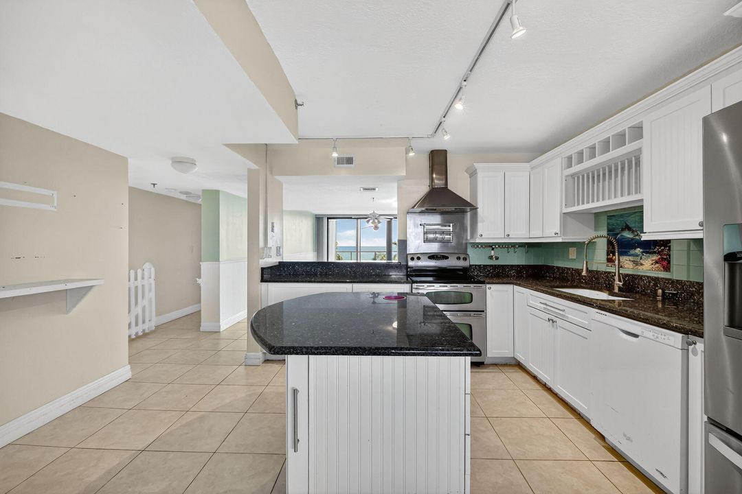 待售: $349,000 (2 贝兹, 2 浴室, 1347 平方英尺)