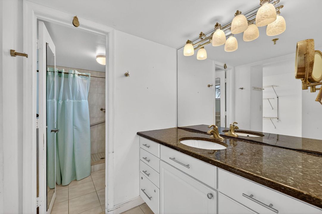 待售: $349,000 (2 贝兹, 2 浴室, 1347 平方英尺)