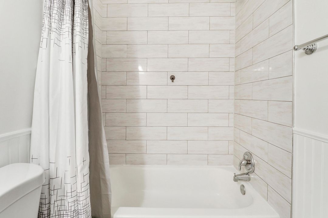 На продажу: $303,000 (2 спален, 2 ванн, 860 Квадратных фут)