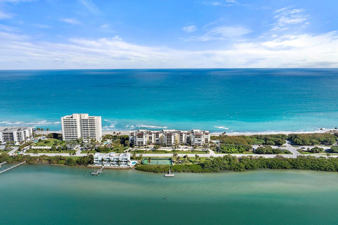 For Sale: $2,350,000 (2 beds, 2 baths, 2358 Square Feet)