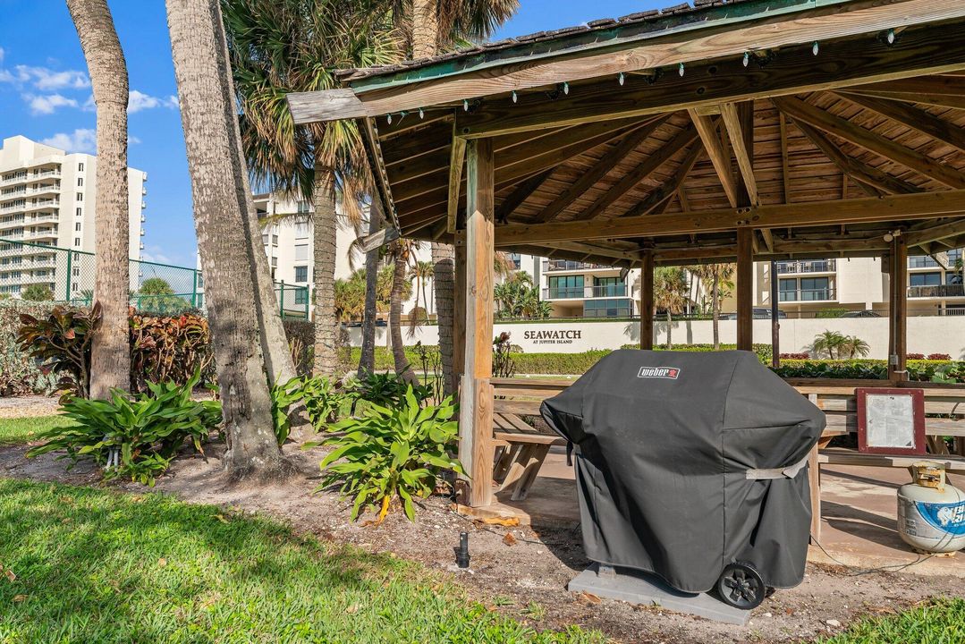 For Sale: $2,350,000 (2 beds, 2 baths, 2358 Square Feet)