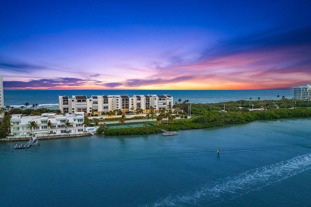 For Sale: $2,350,000 (2 beds, 2 baths, 2358 Square Feet)