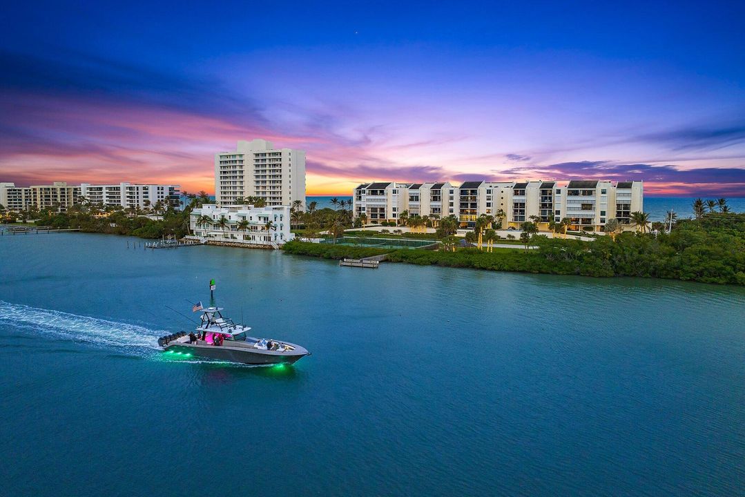 For Sale: $2,350,000 (2 beds, 2 baths, 2358 Square Feet)