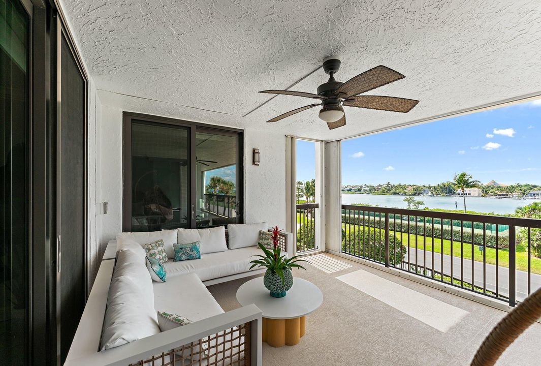 For Sale: $2,350,000 (2 beds, 2 baths, 2358 Square Feet)