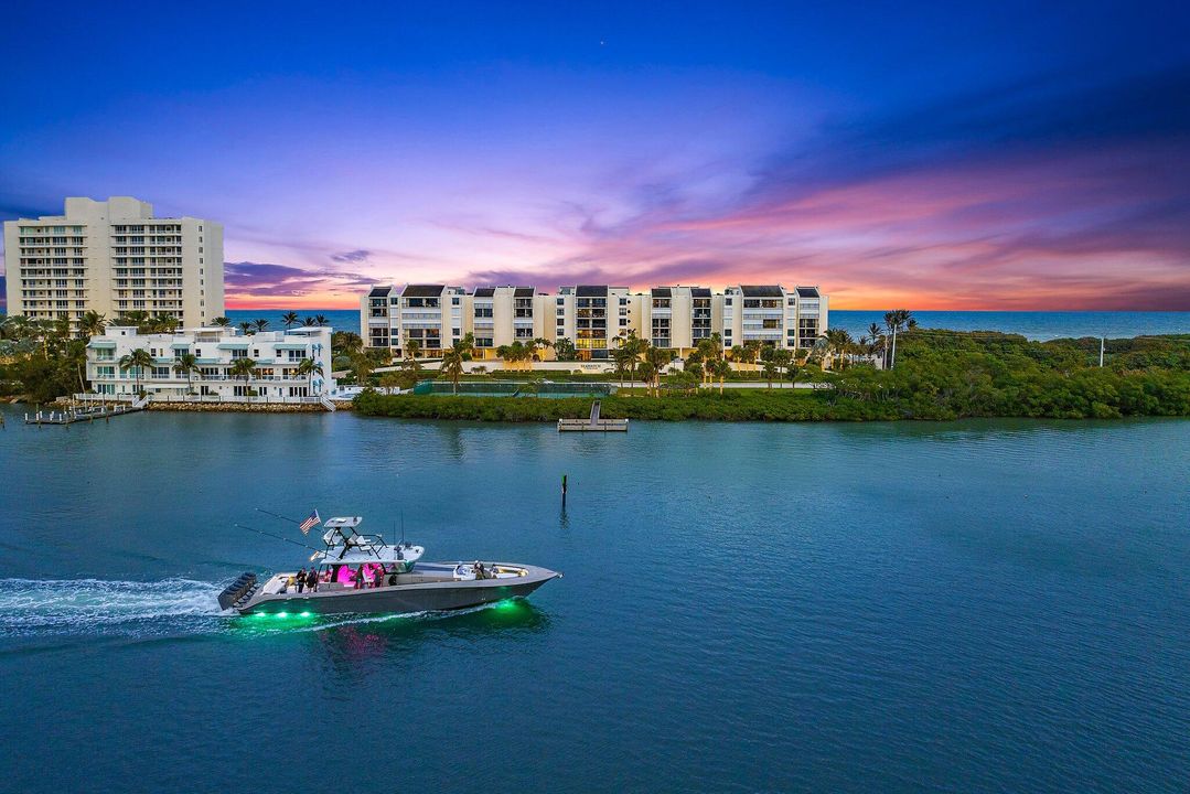 For Sale: $2,350,000 (2 beds, 2 baths, 2358 Square Feet)