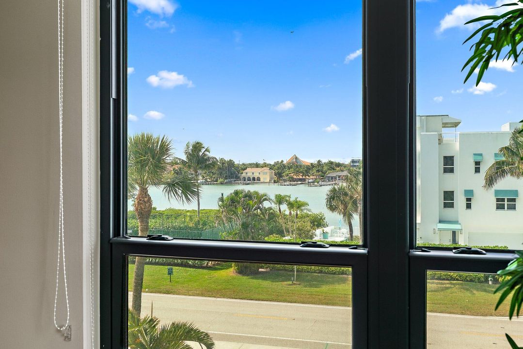 For Sale: $2,350,000 (2 beds, 2 baths, 2358 Square Feet)