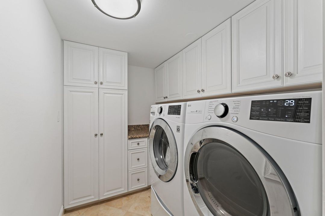 For Sale: $2,350,000 (2 beds, 2 baths, 2358 Square Feet)