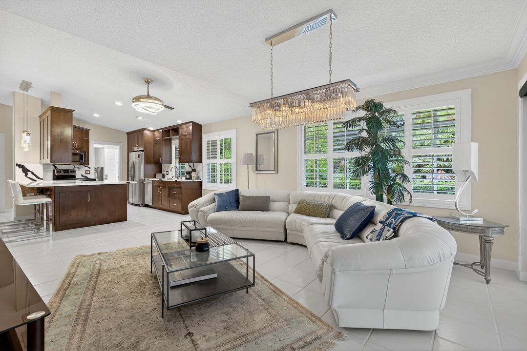 For Sale: $470,000 (2 beds, 2 baths, 1610 Square Feet)