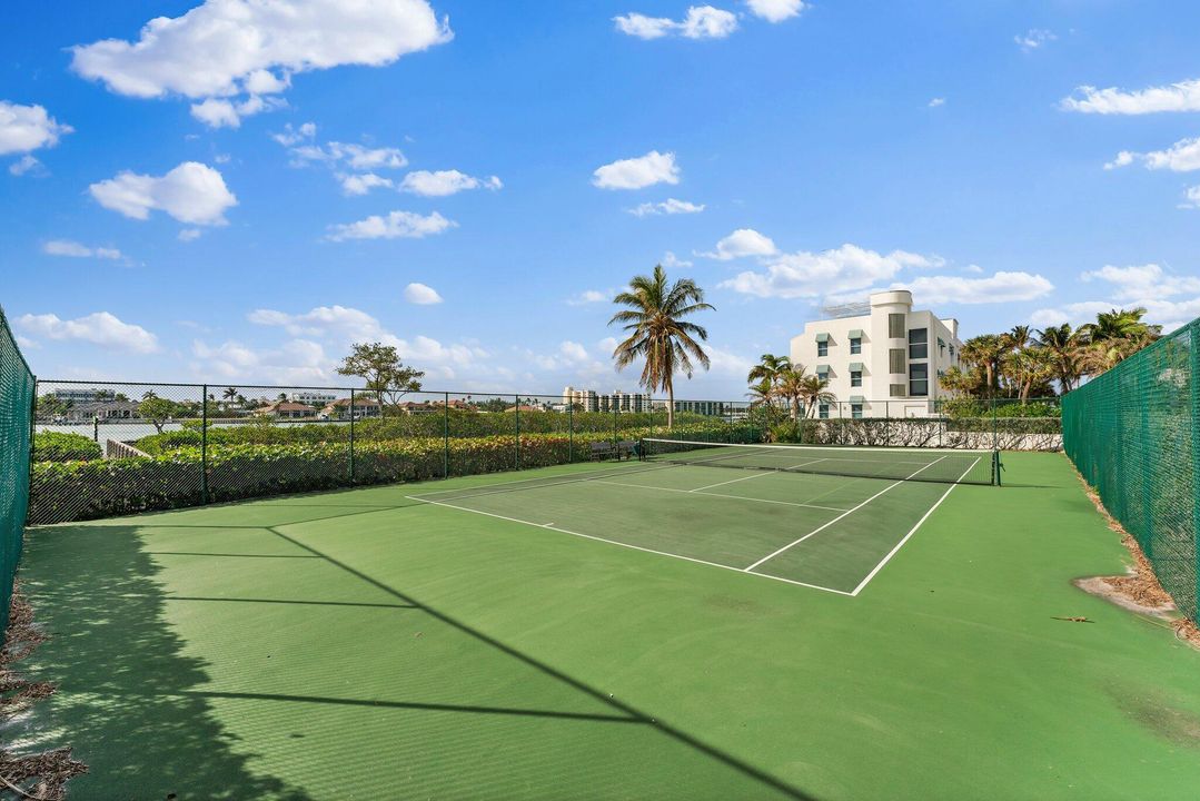 For Sale: $2,350,000 (2 beds, 2 baths, 2358 Square Feet)