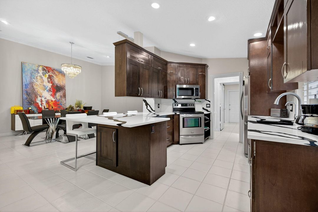 For Sale: $470,000 (2 beds, 2 baths, 1610 Square Feet)