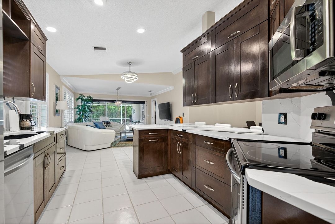 For Sale: $470,000 (2 beds, 2 baths, 1610 Square Feet)