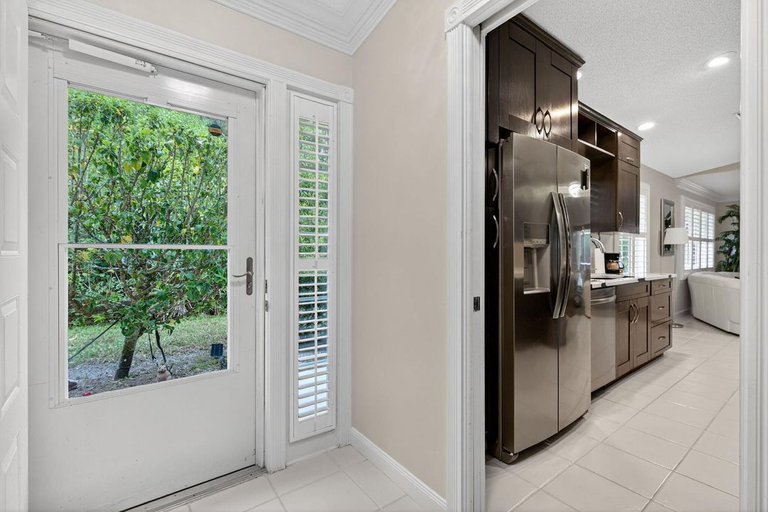 For Sale: $470,000 (2 beds, 2 baths, 1610 Square Feet)