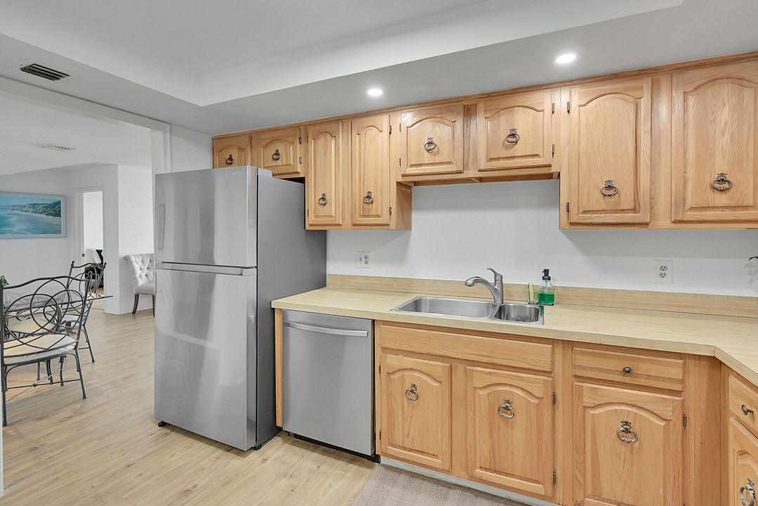 For Rent: $2,750 (2 beds, 2 baths, 1050 Square Feet)