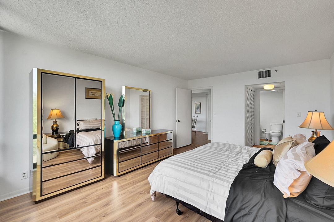 For Rent: $2,750 (2 beds, 2 baths, 1050 Square Feet)