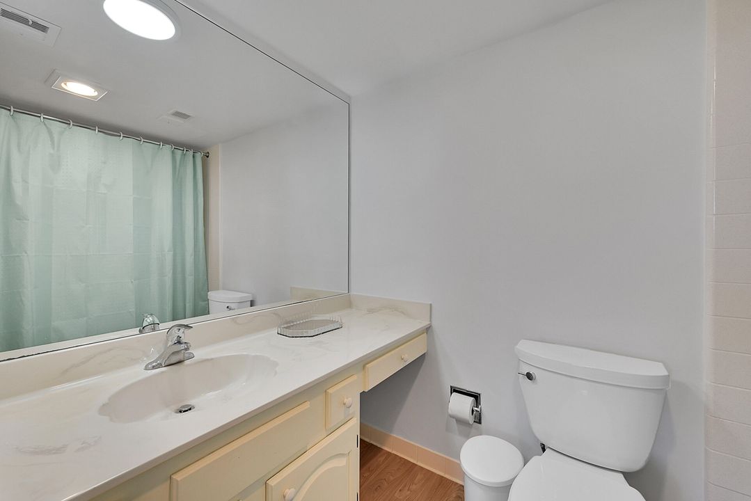 For Rent: $2,750 (2 beds, 2 baths, 1050 Square Feet)